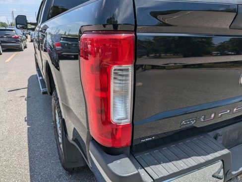 Used 2018 Ford F250 Lariat w/ Lariat Ultimate Package AWD/4WD image 13