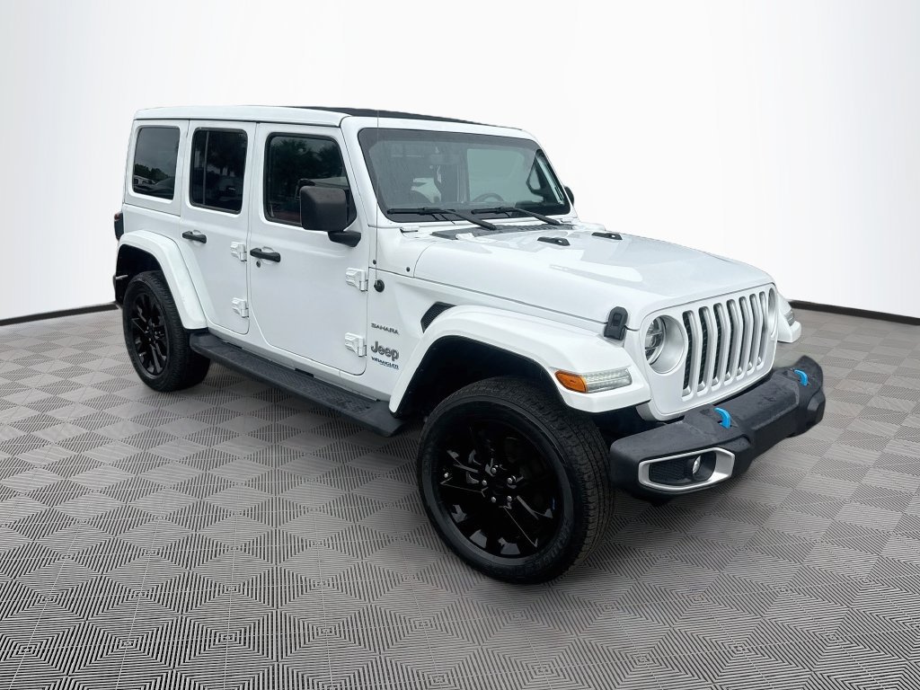 Used 2022 Jeep Wrangler Unlimited Sahara w/ Cold Weather Group AWD/4WD image 4