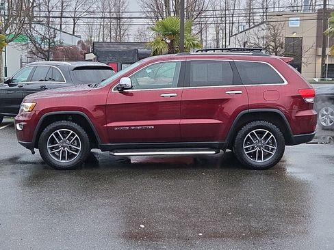 Used 2019 Jeep Grand Cherokee Limited w/ Luxury Group II image 2