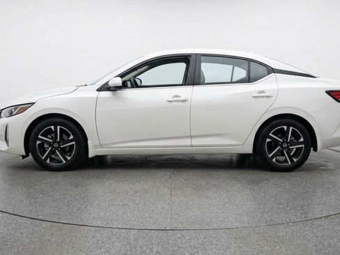 Used 2025 Nissan Sentra SV image 5