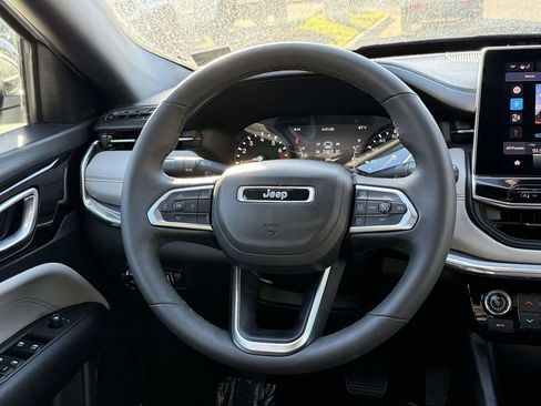 Used 2024 Jeep Compass Limited AWD/4WD image 19