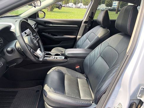 Used 2023 Nissan Altima 2.0 SR FWD image 11