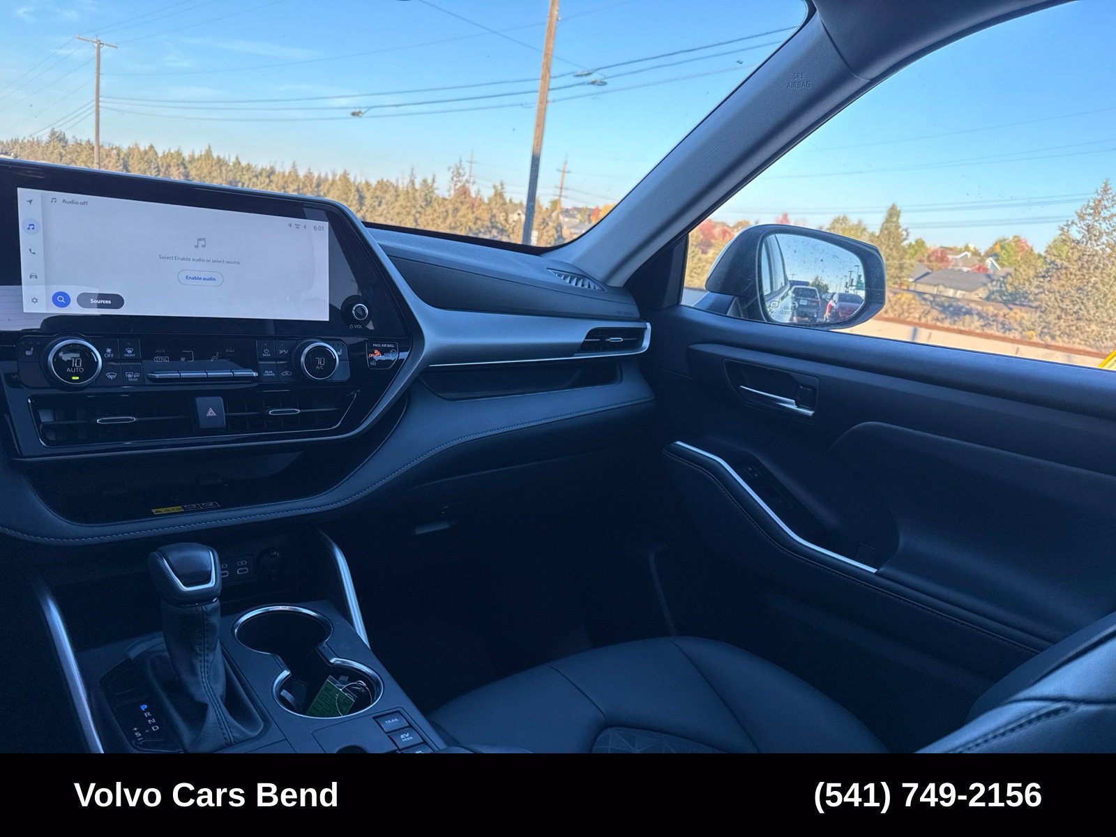 Used 2025 Toyota Highlander XLE AWD/4WD image 12