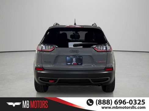 Used 2019 Jeep Cherokee Trailhawk w/ Comfort & Convenience Group AWD/4WD image 4