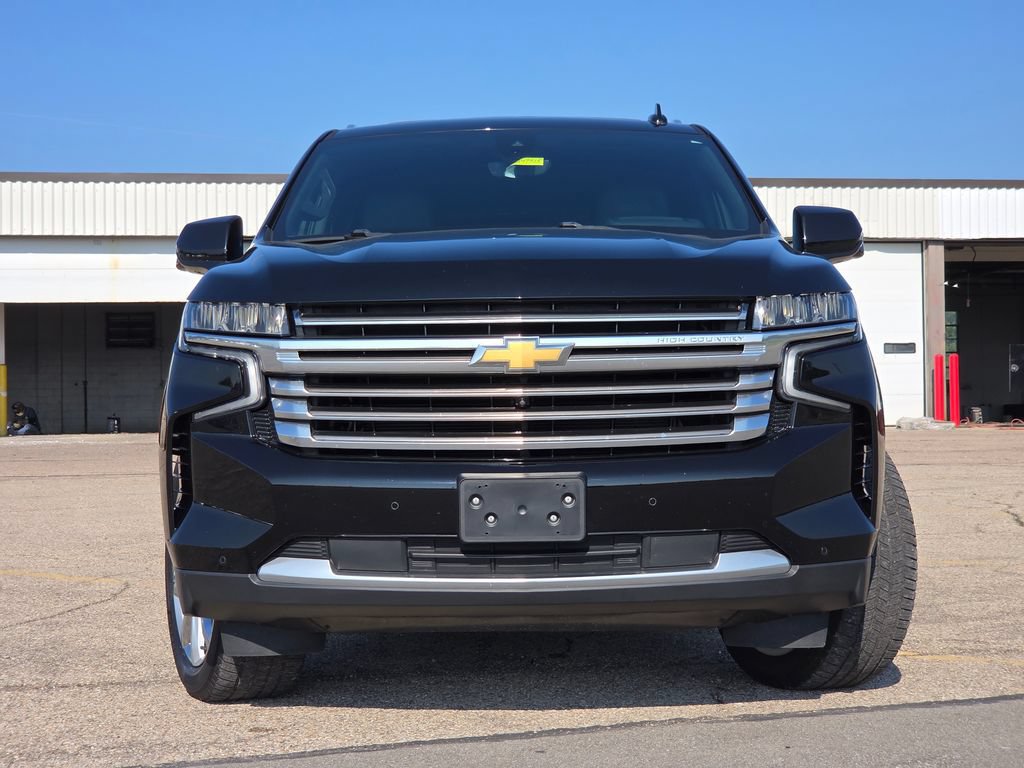 Used 2021 Chevrolet Suburban High Country w/ Premium Package AWD/4WD image 3