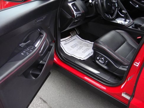 Used 2018 Jaguar E-PACE First Edition image 12