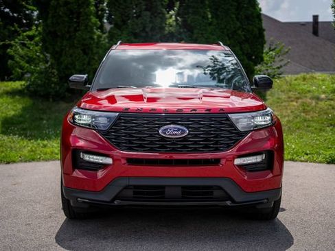 Used 2024 Ford Explorer ST-Line w/ Class IV Trailer Tow Package AWD/4WD image 2