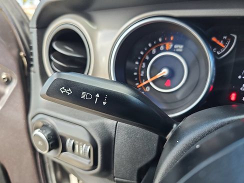 Used 2018 Jeep Wrangler Unlimited Sport AWD/4WD image 20