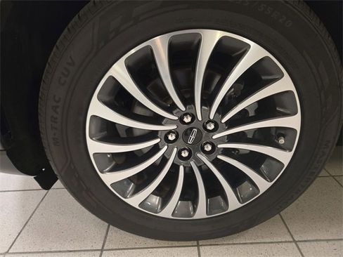 Used 2022 Lincoln Aviator Reserve image 10