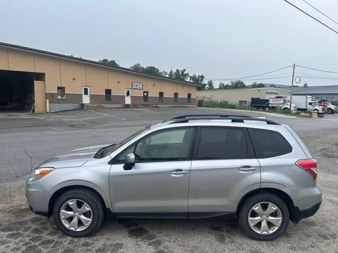 Used 2016 Subaru Forester 2.5i Premium w/ All-Weather Package AWD/4WD image 6