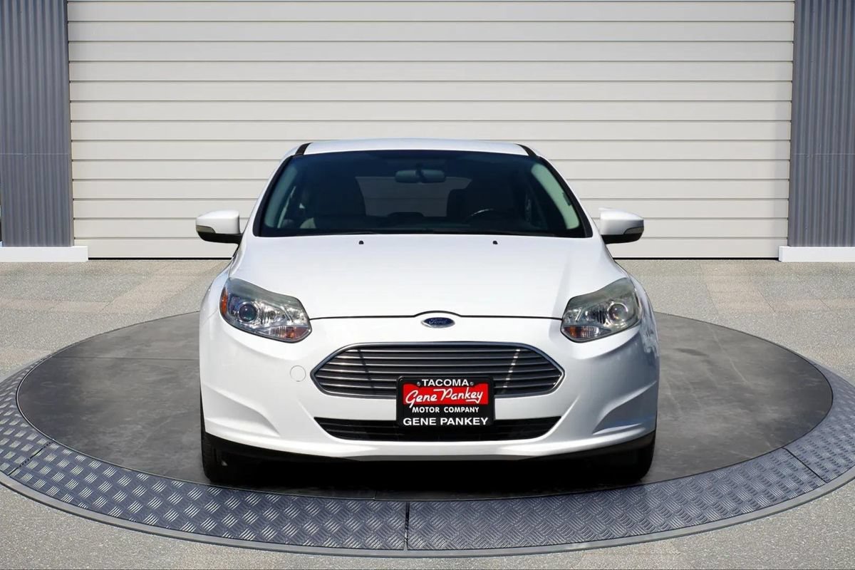 Used 2016 Ford Focus Electric Hatchback FWD image 2