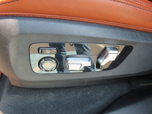 Used 2024 BMW X7 M60i w/ Executive Package AWD/4WD image 30