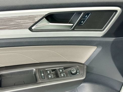 Certified 2023 Volkswagen Atlas Cross Sport SE w/ Panoramic Sunroof Package FWD image 21