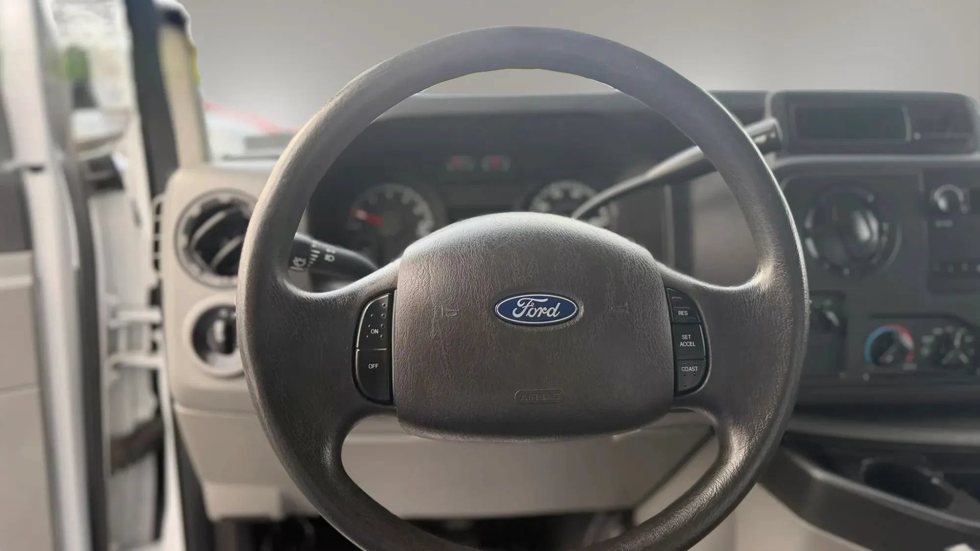 Used 2018 Ford E-350 and Econoline 350 Super Duty w/ Power Windows & Locks Group RWD image 18