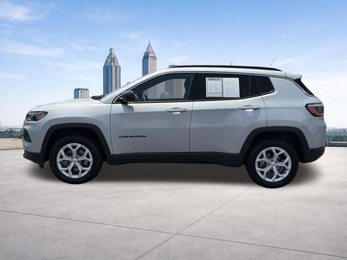 Used 2024 Jeep Compass Latitude AWD/4WD image 19