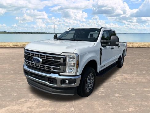 Used 2025 Ford F250 XLT AWD/4WD image 4