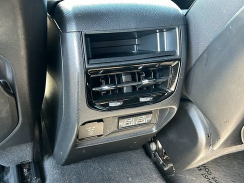 Used 2023 Jeep Grand Cherokee Altitude AWD/4WD image 10