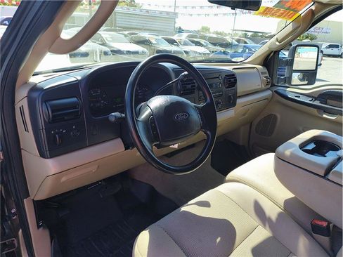 Used 2005 Ford F250 XL RWD image 5