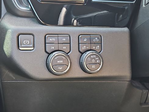 Certified 2024 Chevrolet Silverado 2500 LTZ w/ LTZ Convenience Package image 26