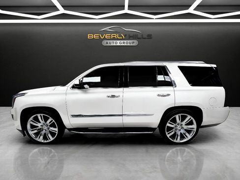 Used 2015 Cadillac Escalade Premium AWD/4WD image 2