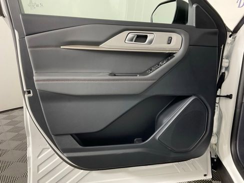 New 2026 Ford Explorer Active RWD image 12