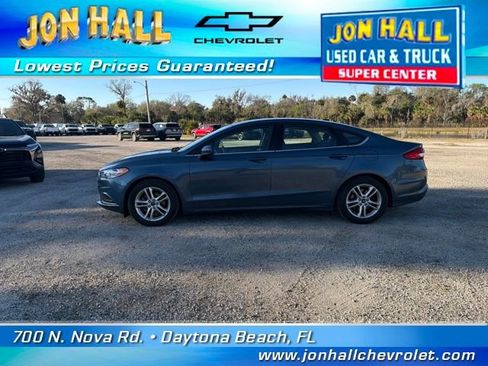 Used 2018 Ford Fusion SE w/ Fusion SE Technology Package image 4