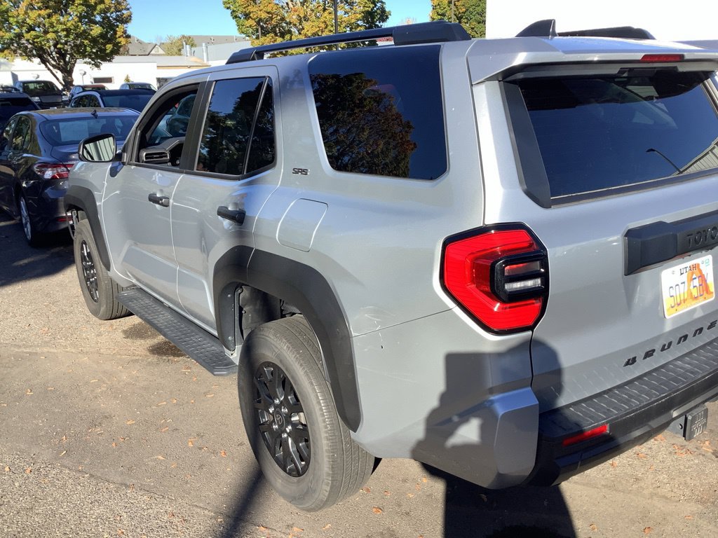Used 2025 Toyota 4Runner SR5 AWD/4WD image 3