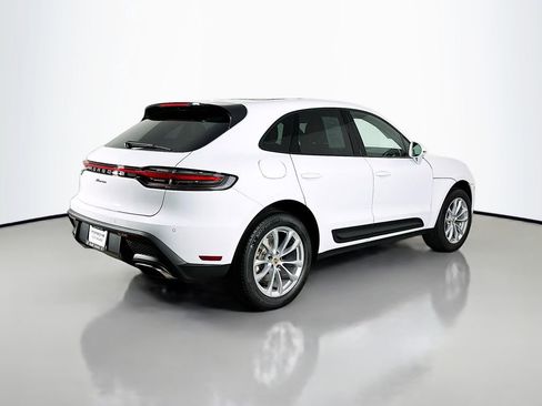 Used 2025 Porsche Macan image 9