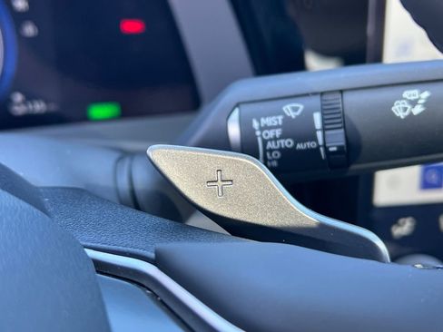 Used 2025 Lexus RZ 450e w/ Technology Package image 30