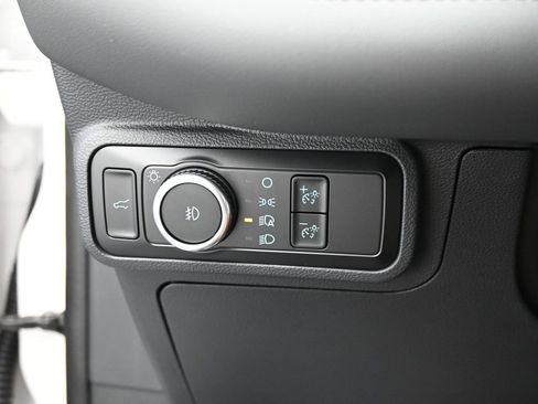 Used 2025 Ford Explorer Active RWD image 11