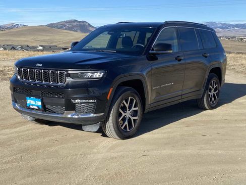 Certified 2024 Jeep Grand Cherokee L Limited w/ Luxury Tech Group II image 11