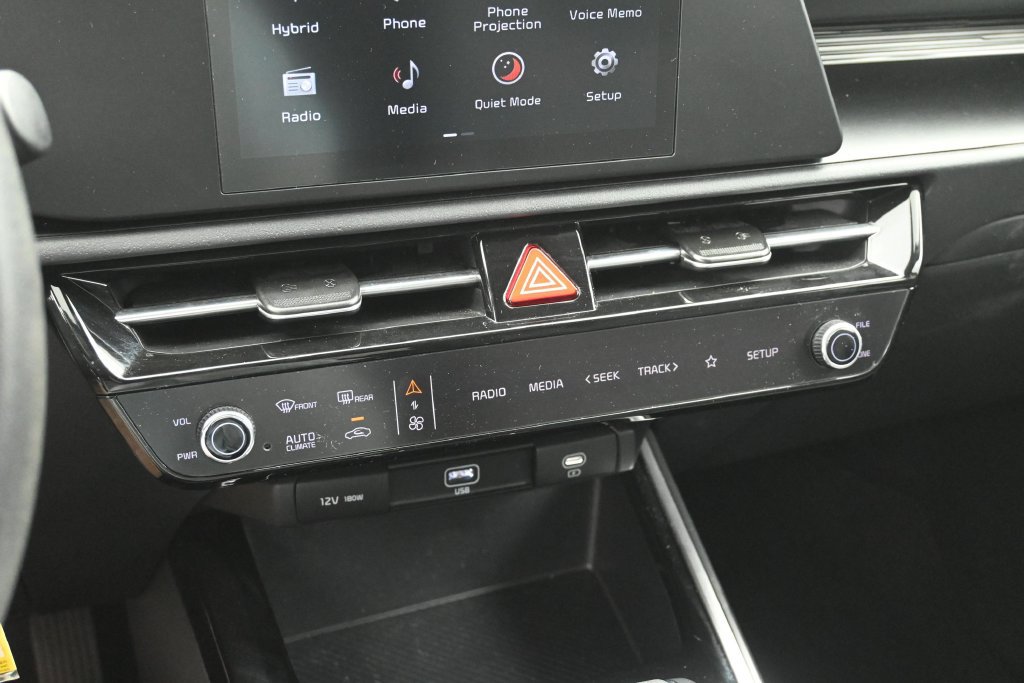 Used 2025 Kia Niro LX FWD image 17