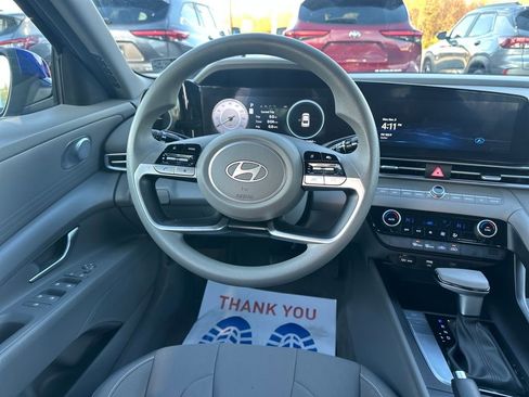 Used 2024 Hyundai Elantra SEL image 19
