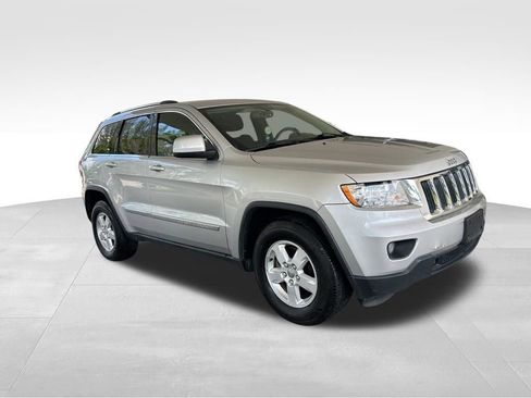 Used 2013 Jeep Grand Cherokee Laredo w/ Laredo E Group RWD image 3