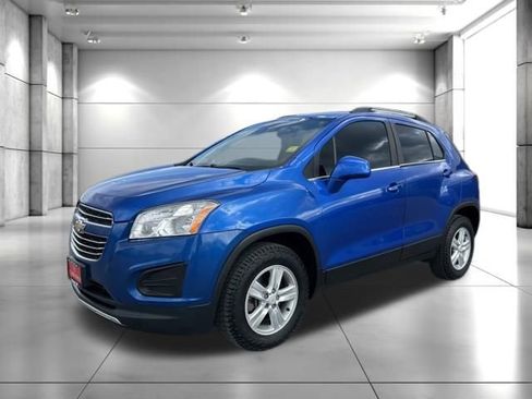 Used 2016 Chevrolet Trax LT w/ LT Convenience Package image 3