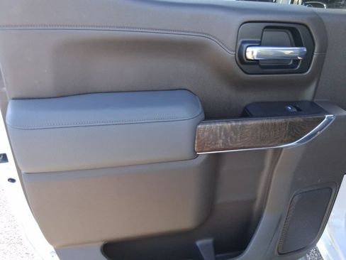 Used 2021 GMC Sierra 1500 Denali w/ Denali Ultimate Package AWD/4WD image 17
