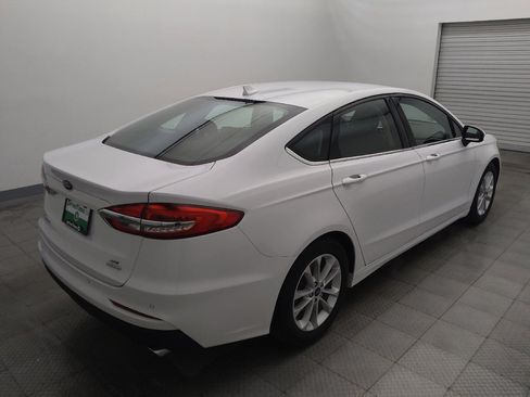 Used 2019 Ford Fusion SE FWD image 9
