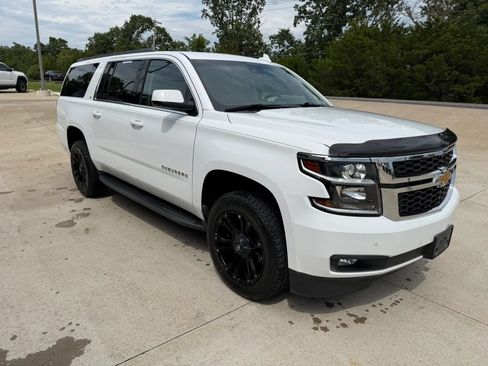 Used 2019 Chevrolet Suburban LT AWD/4WD image 3