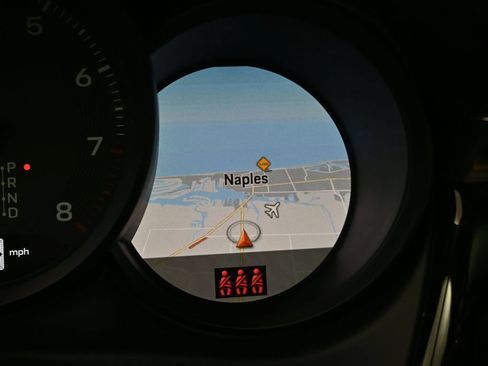 Used 2026 Porsche Macan AWD/4WD image 23