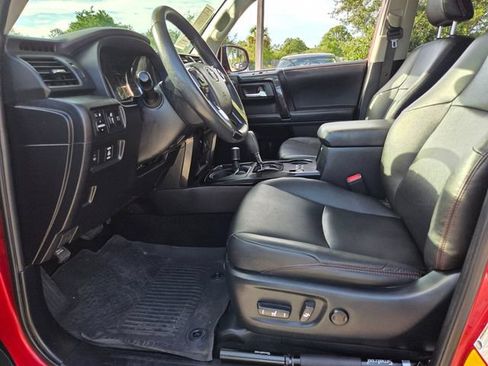 Used 2021 Toyota 4Runner Venture w/ Moonroof Package AWD/4WD image 11