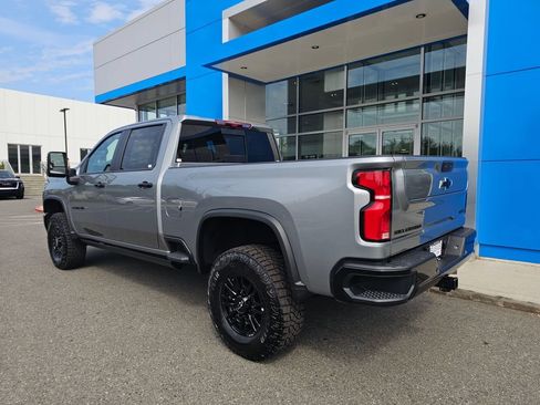 New 2026 Chevrolet Silverado 2500 ZR2 w/ LPO, Dark Essentials Package AWD/4WD image 5