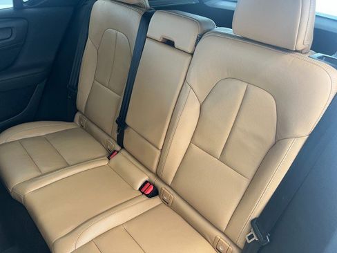 Used 2019 Volvo XC40 T5 Inscription image 37