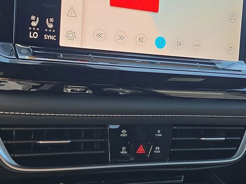 New 2026 Volkswagen Atlas Cross Sport SE FWD image 18