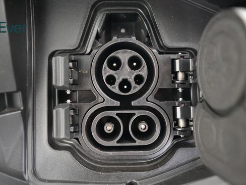 Used 2023 Nissan Ariya AWD/4WD image 10