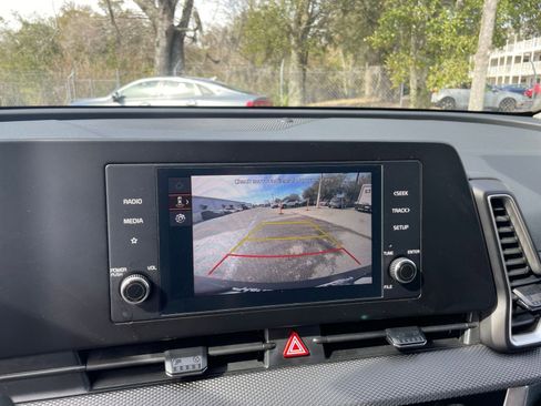 Used 2025 Kia Sportage LX FWD image 18