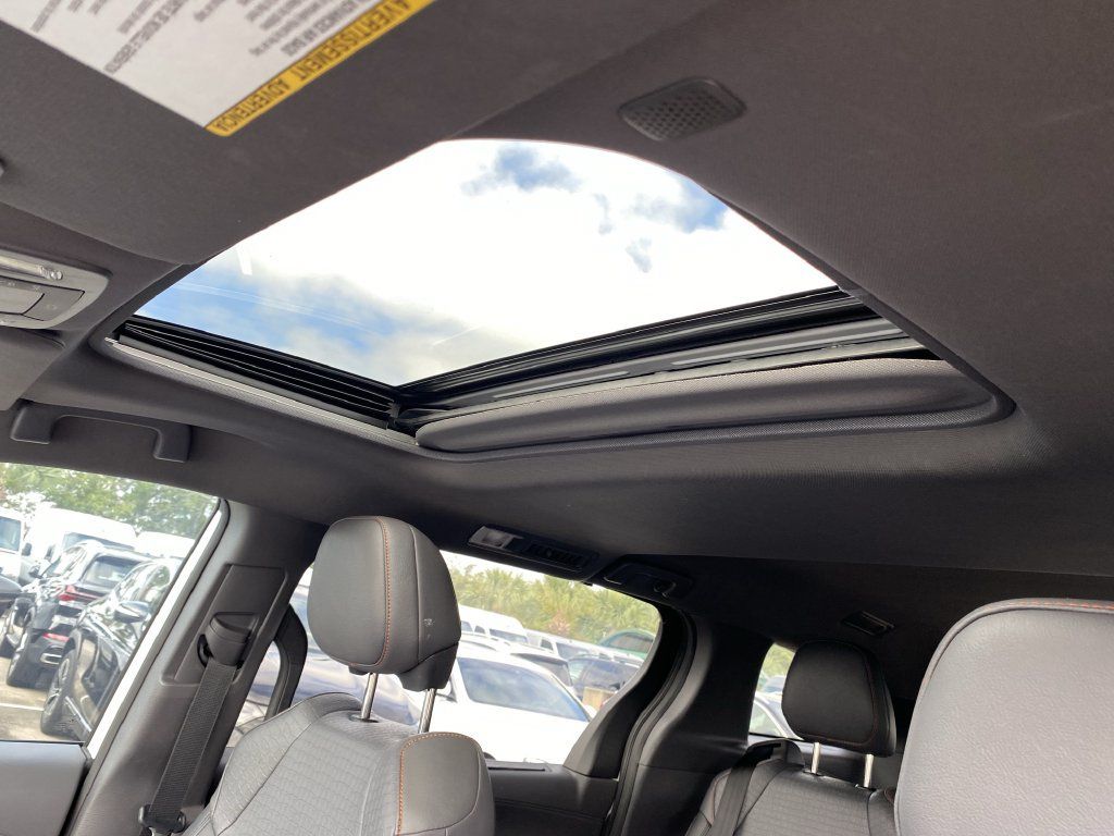 Used 2021 Toyota Sienna XSE FWD image 15