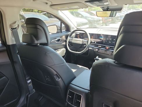New 2026 Kia Sportage EX FWD image 13