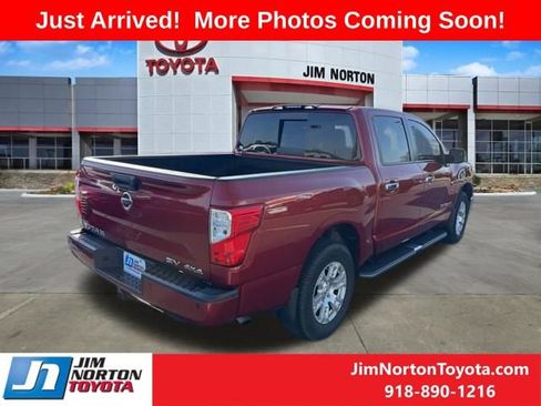 Used 2017 Nissan Titan SV image 6
