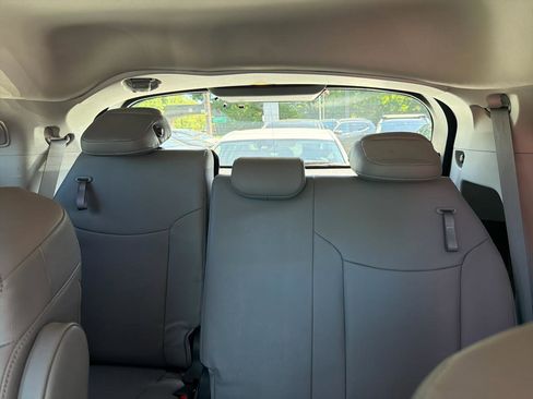 Used 2024 Toyota Sienna Limited AWD/4WD image 22