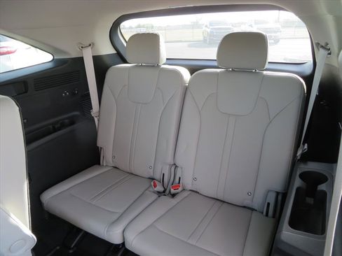 Used 2025 Kia Sorento SX image 33